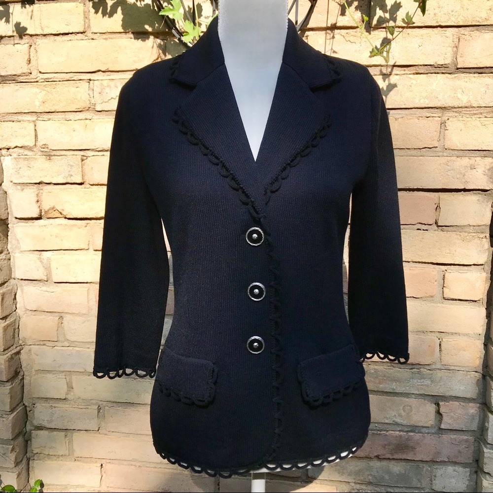 ✨EUC St. John Santana Knit Scalloped Blazer
